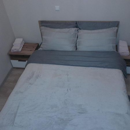 Gray Apartament 2 พริสตีนา ภายนอก รูปภาพ